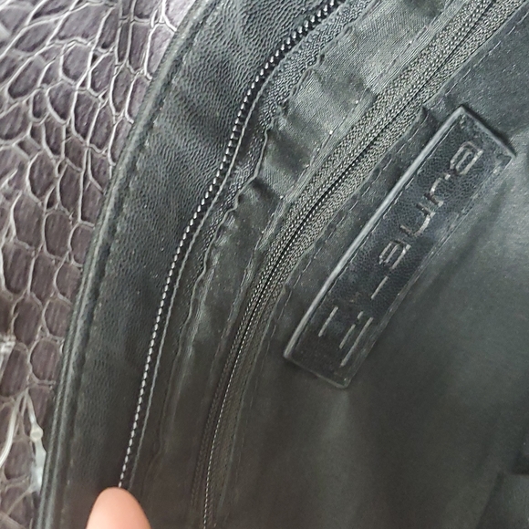 Faux Leather and Faux Snake Skin Laura Clutch style Bag with Wrist Strap - Picture 7 of 9